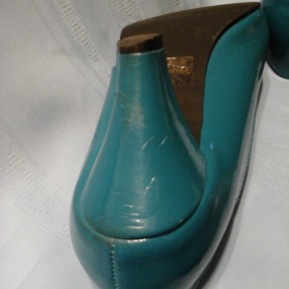 Heavenly Comfort Vintage Teal Woman's Pumps - Picture 5 of 5